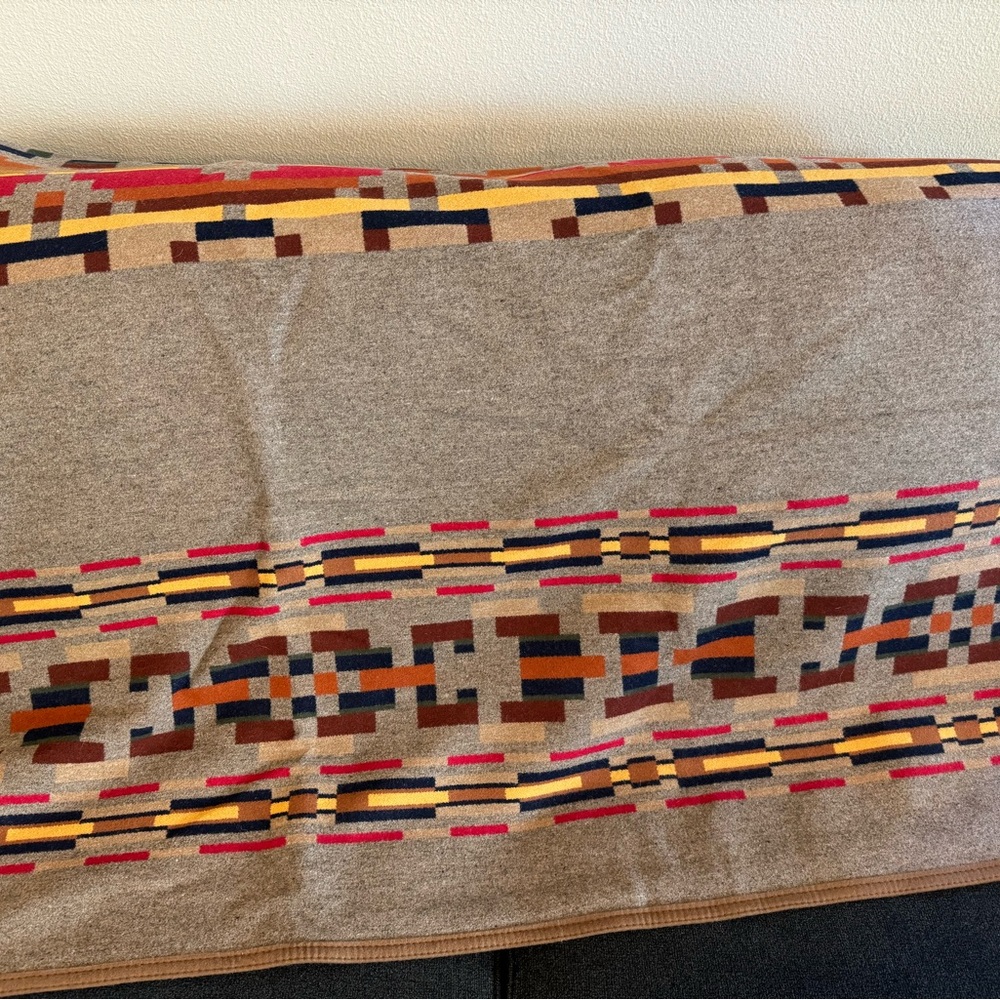 NWT Pendleton Painted Hills Blanket (retired)